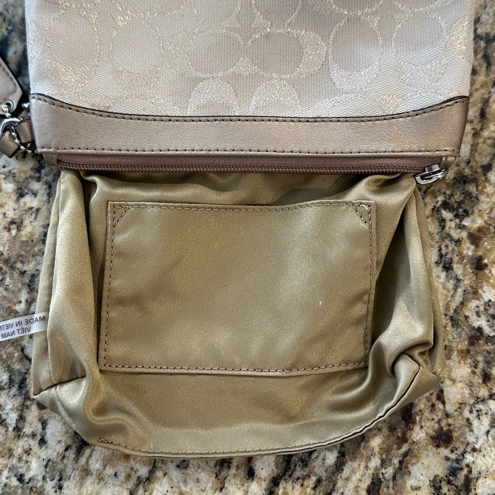 Coach Signature Pleated Wristlet in khaki and gold. EUC - Picture 8 of 12
